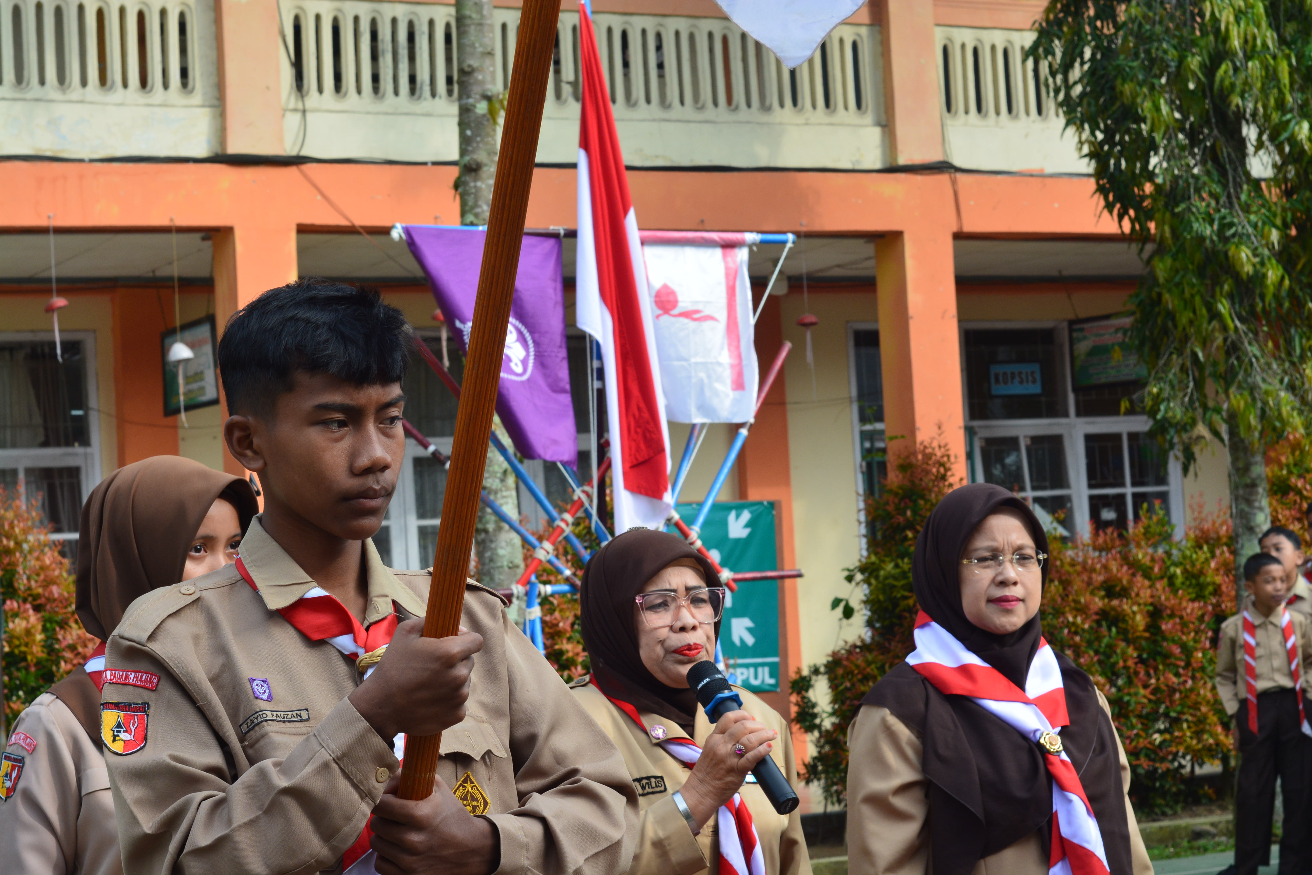 Kwarcab Padang Panjang hadir di kegiatan Pelantikan Anggota Pramuka SMP Negeri 5 Kota Padang Panjang